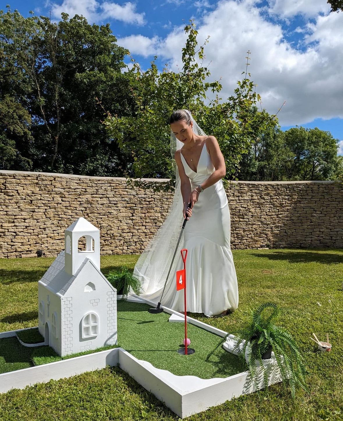 Wedding mini Golf in Wiltshire and Berkshire 